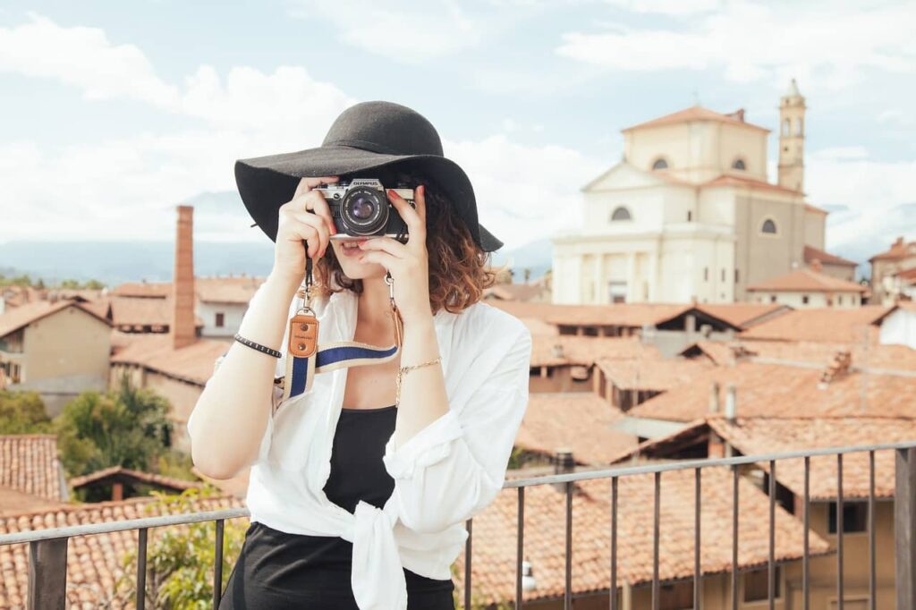 Urlaub für queere Frauen: Die besten Reiseziele und Events 2025